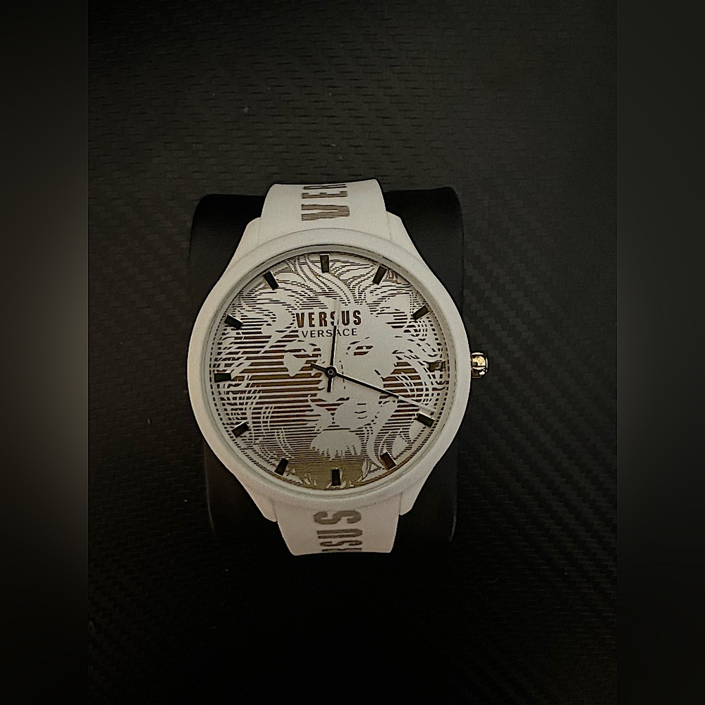 Men’s white & gold Versus Versace tiger watch